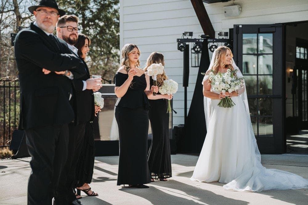 Photography by Classic Vibes Weddings