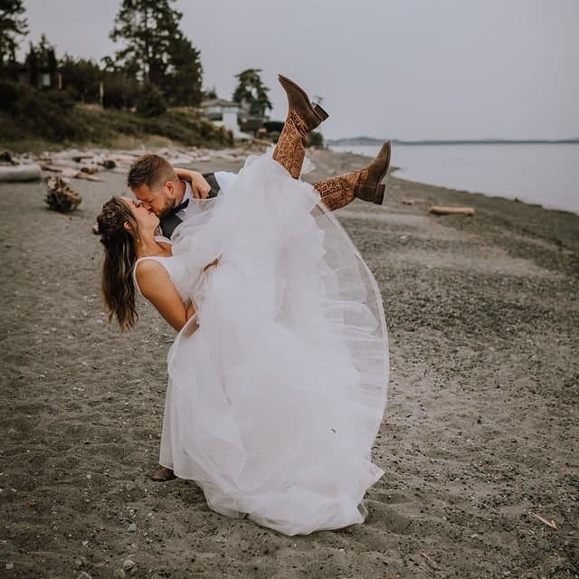 Full-Day Wedding by Oak and Owl Photography