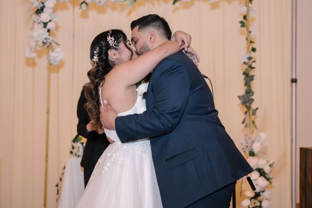 Photography by Happy Weddings