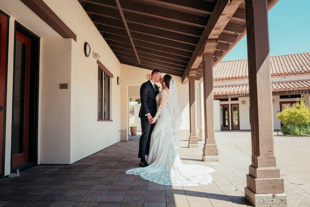 Photography by WILLA Weddings