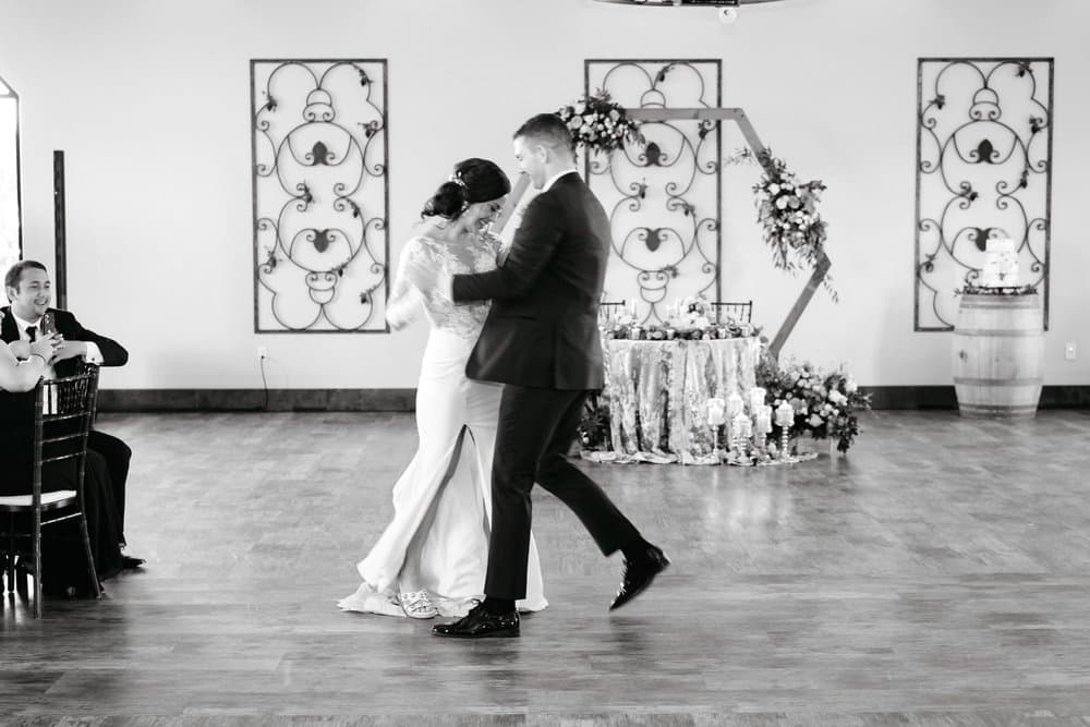 Photography by WILLA Weddings