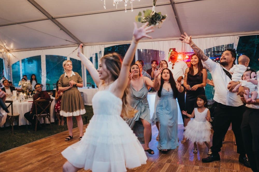 Photography by Happy Weddings